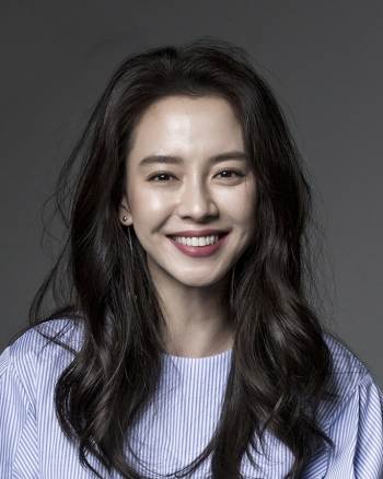 http://asianwiki.com/File:Song_Ji-Hyo-p03.jpg
